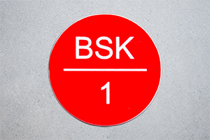Graviertes BSK-Kunststoffschild, rot/weiß